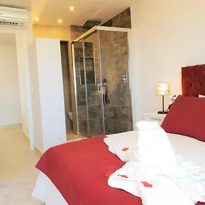 Fantastic B In Front Of The Sea & Marina Apartment Estepona